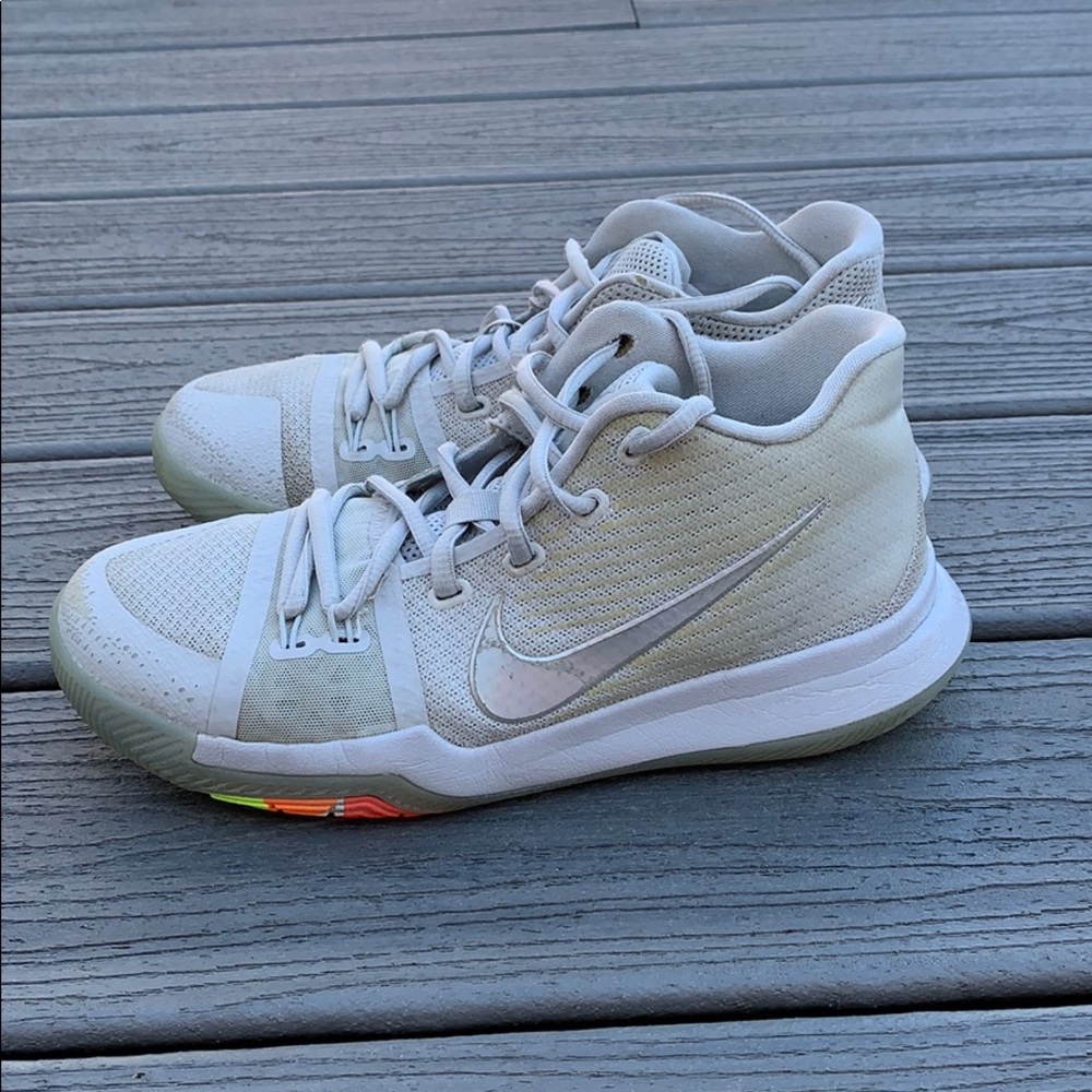 Youth Nike Kyrie 3